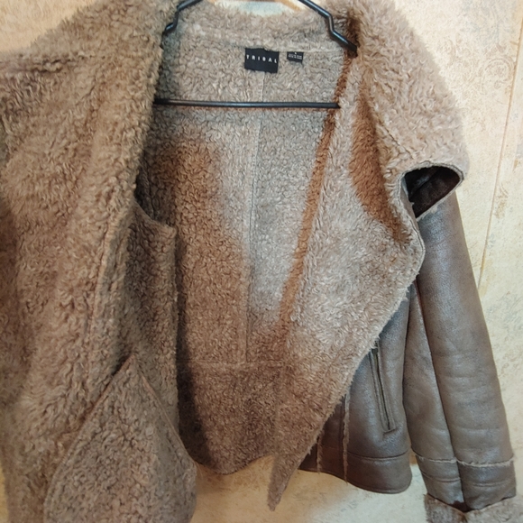 Tribal Grey Wide Faux Fur Collar Zip Up Coat Sz 6 - Picture 9 of 9